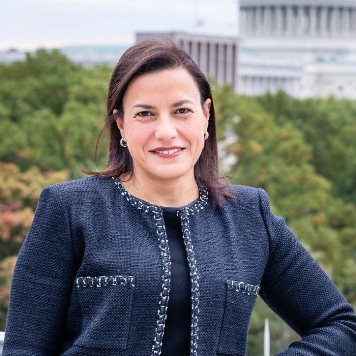 Manar Morales – Headshot (3)
